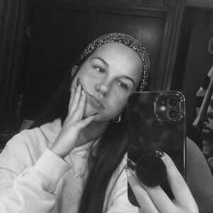 Meet your Posher, Hallie